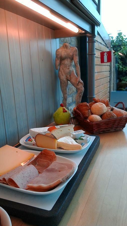 Ateljee Devlaux Bed & Breakfast Veurne Bagian luar foto